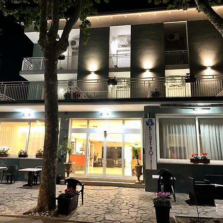 Blue Loft Hotel Чезенатіко Екстер'єр фото