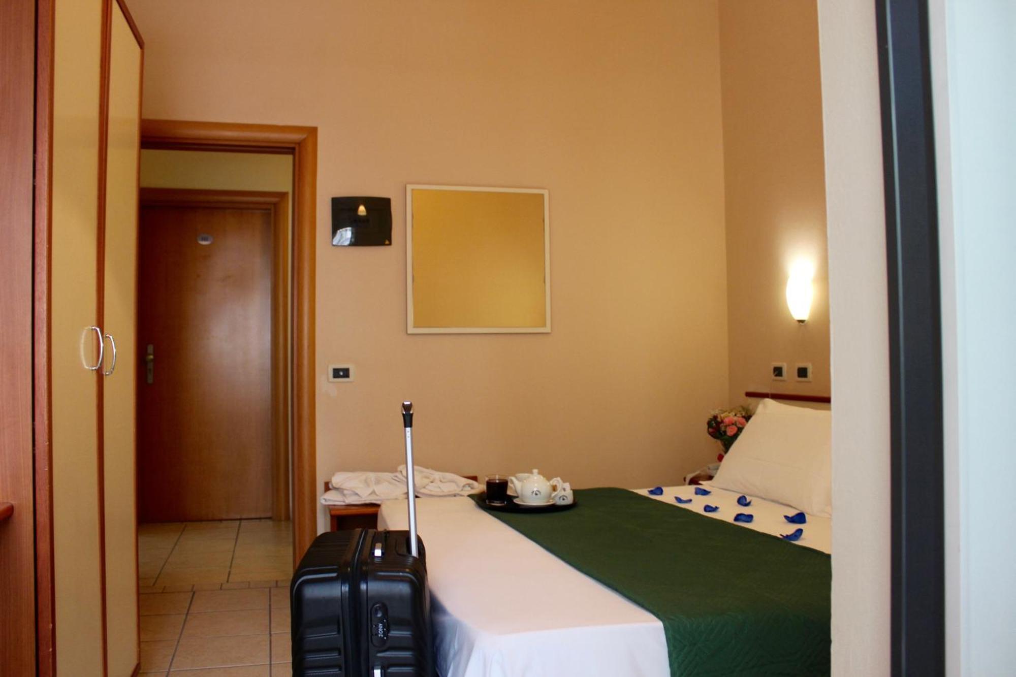 Blue Loft Hotel Чезенатіко Екстер'єр фото