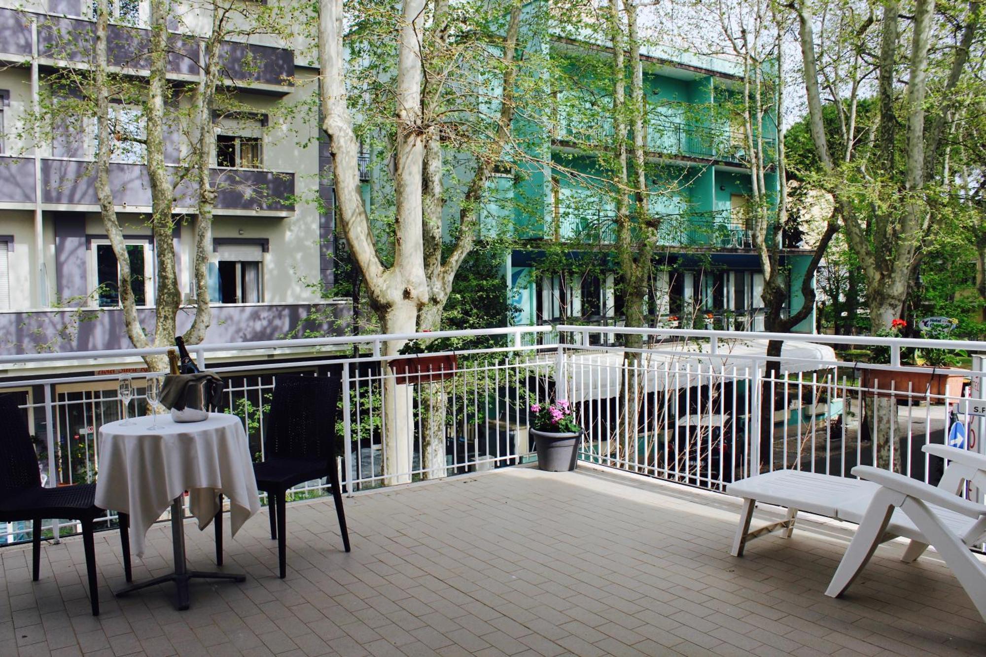 Blue Loft Hotel Чезенатіко Екстер'єр фото
