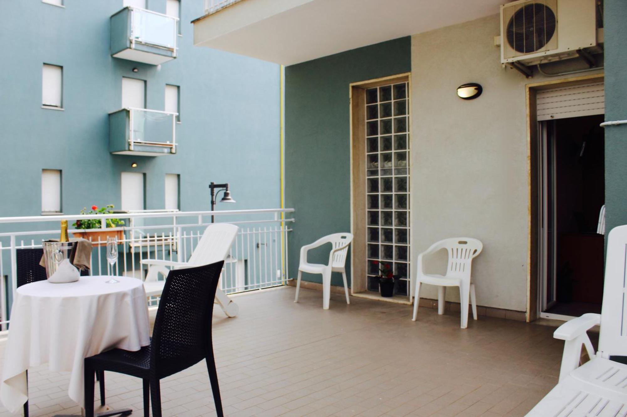 Blue Loft Hotel Чезенатіко Екстер'єр фото