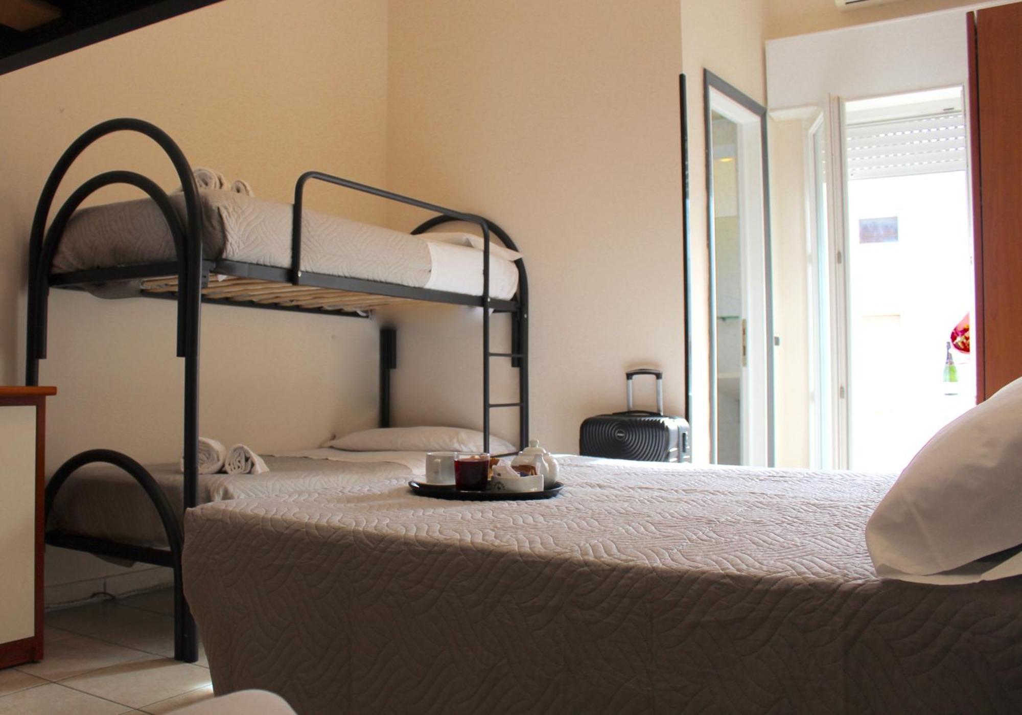 Blue Loft Hotel Чезенатіко Екстер'єр фото