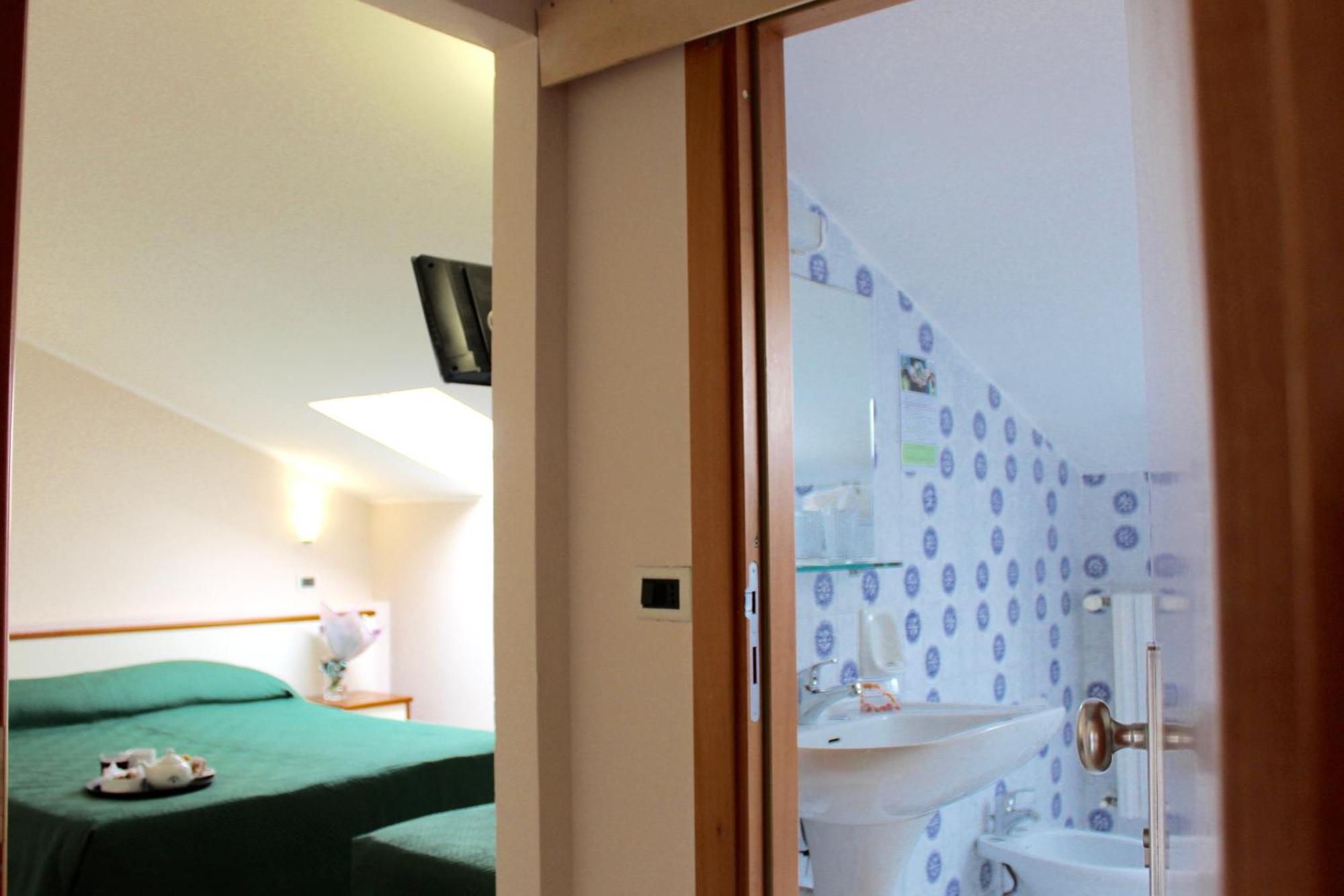 Blue Loft Hotel Чезенатіко Екстер'єр фото