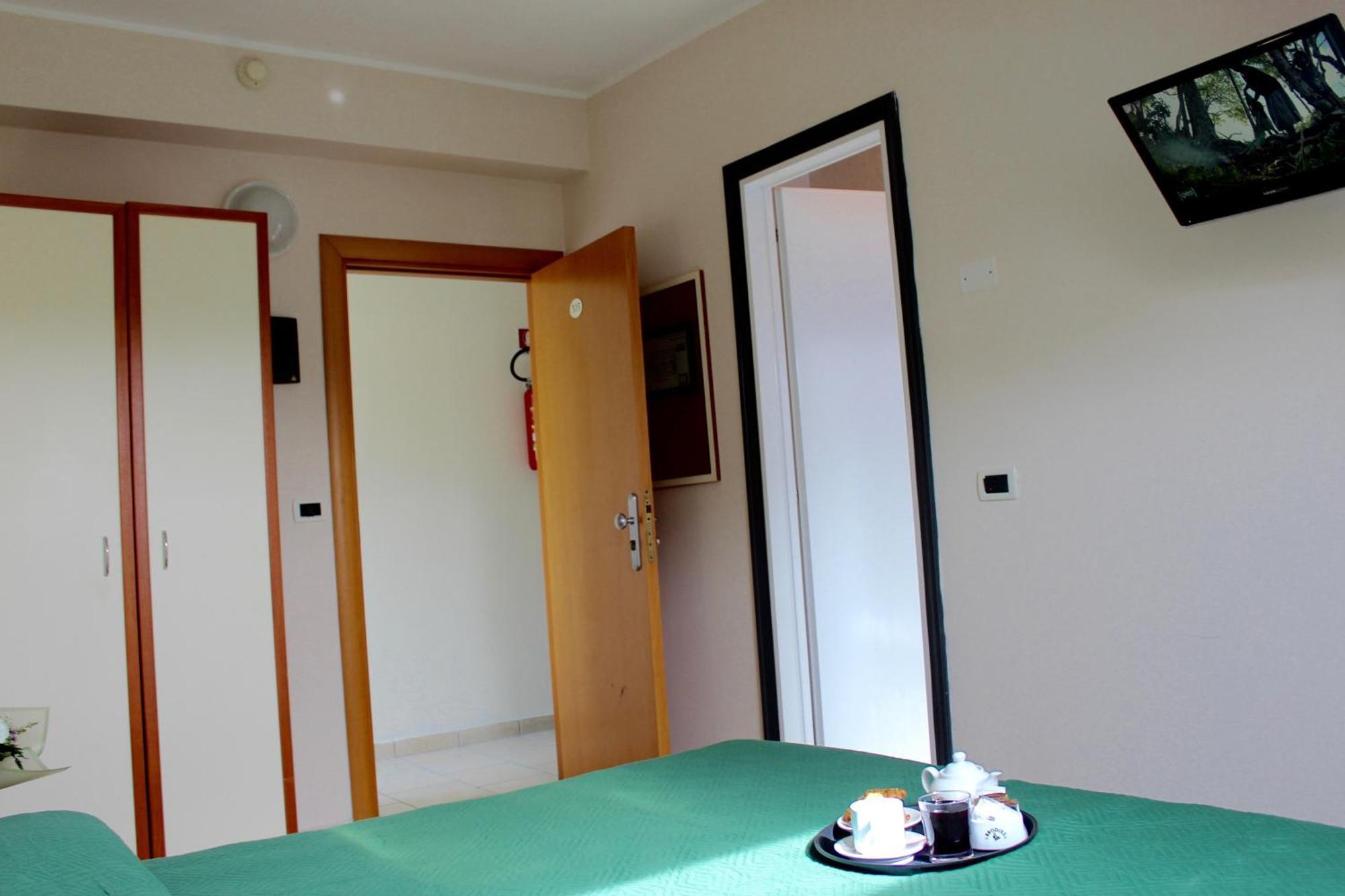 Blue Loft Hotel Чезенатіко Екстер'єр фото