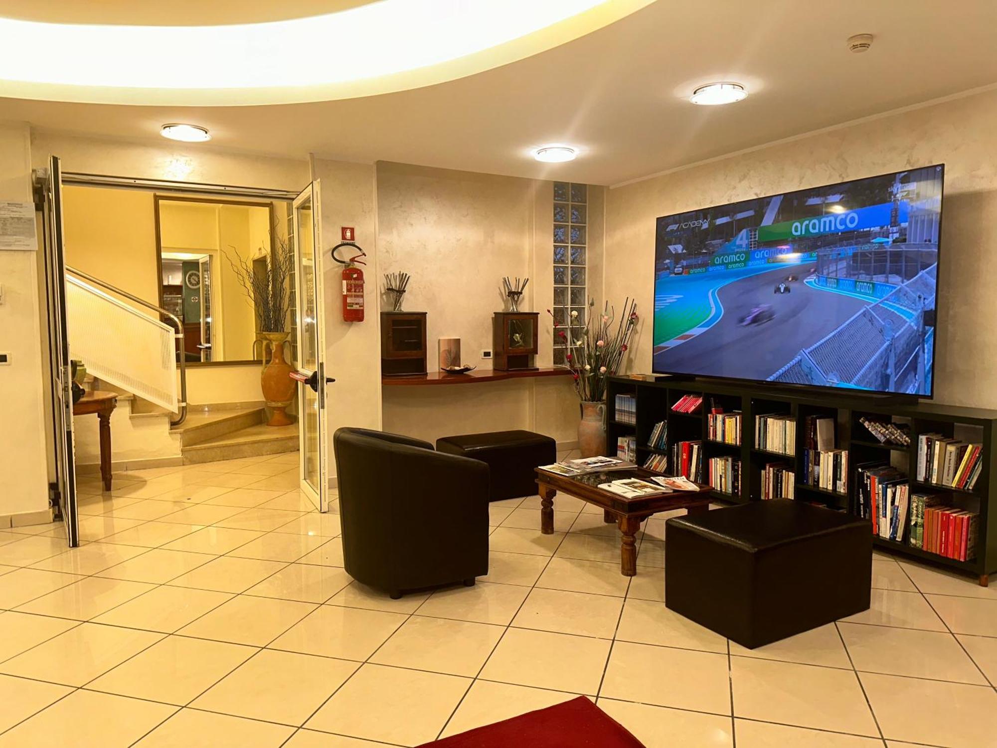 Blue Loft Hotel Чезенатіко Екстер'єр фото